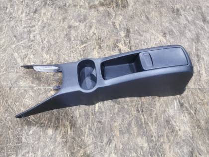 Бардачок между сиденьями J210G