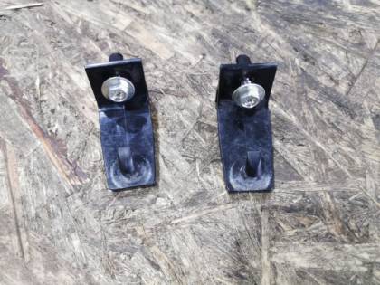 Крепление коврика CW6W