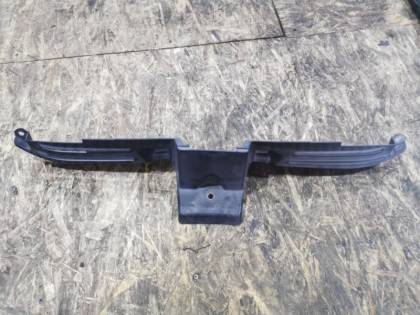 Накладка замка капота CW6W