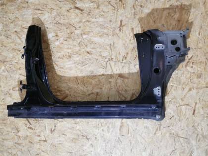 Стойка кузова MCV30