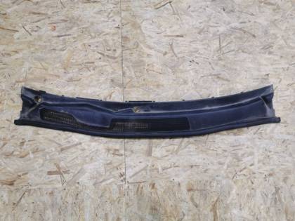 Решетка под лобовое стекло MCU25