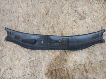 Решетка под лобовое стекло MCU15