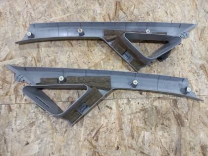 Накладка на стойку кузова MCU15