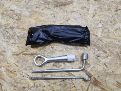 Крюк буксировочный CW6W