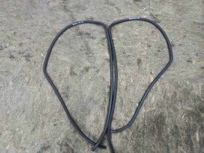 Уплотнитель проема двери AGL10