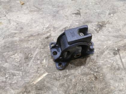 Подушка двигателя правая RA6