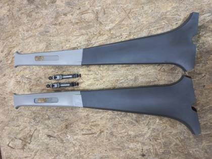 Накладка на стойку кузова MCU25