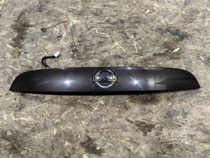 Накладка двери багажника NF15