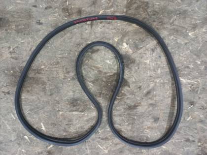 Уплотнительная резинка багажника BM6FJ