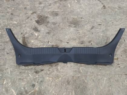 Накладка замка багажника BM6FJ