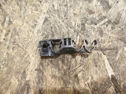 Крепление трубок кондиционера SR50