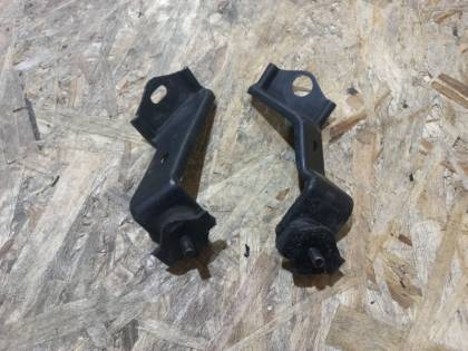 Крепление радиатора кондиционера ACU15