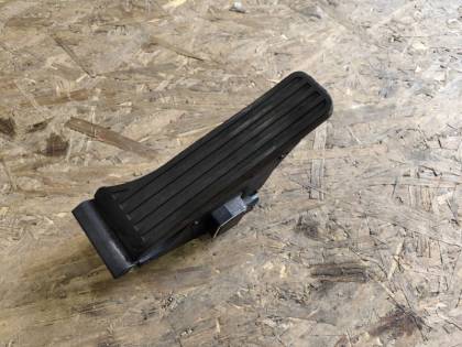 Педаль газа 204048