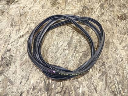 Уплотнительная резинка багажника S51